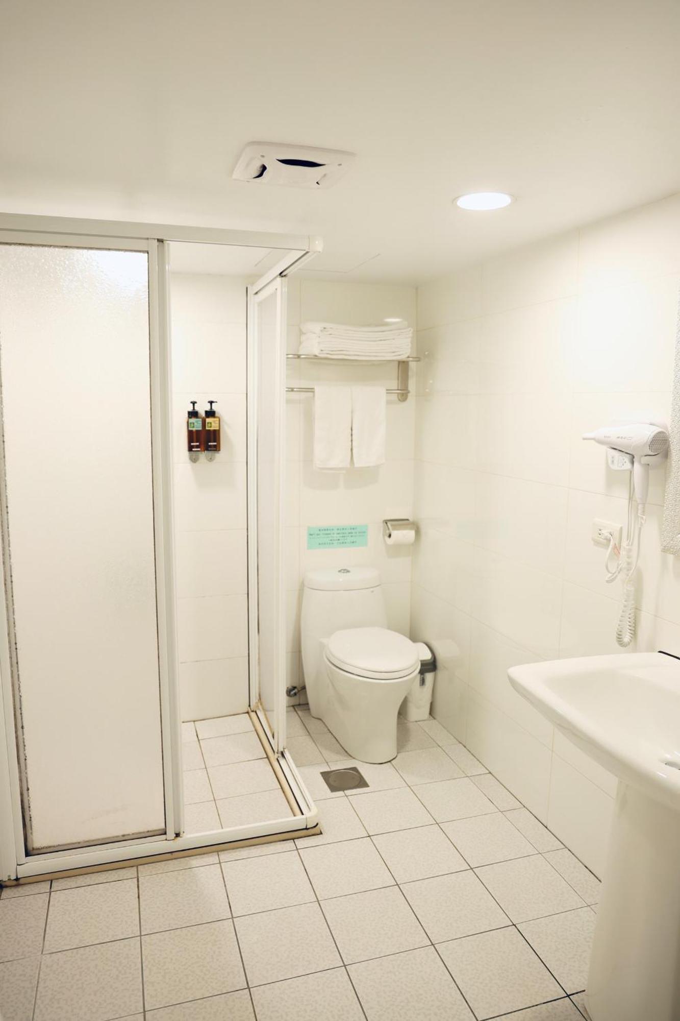 歐法行旅 O Fun Hotel Taipei Exteriör bild